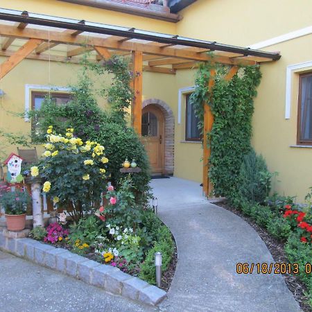 Haus Resi Daire Staatz Dış mekan fotoğraf