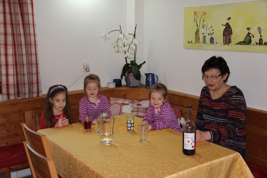 Haus Resi Daire Staatz Dış mekan fotoğraf