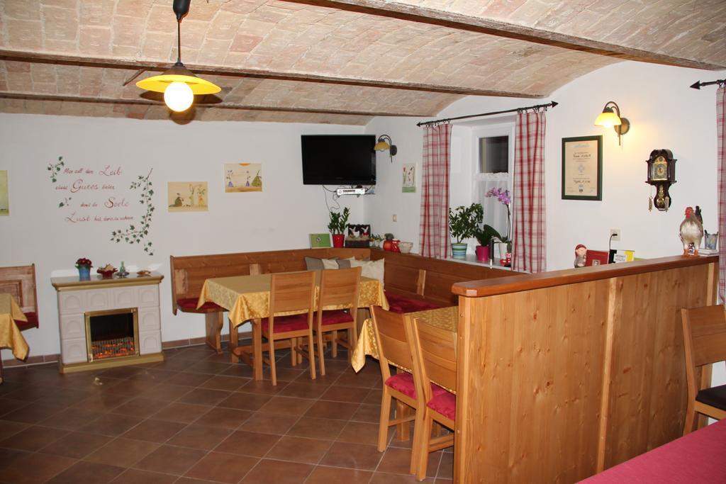 Haus Resi Daire Staatz Dış mekan fotoğraf