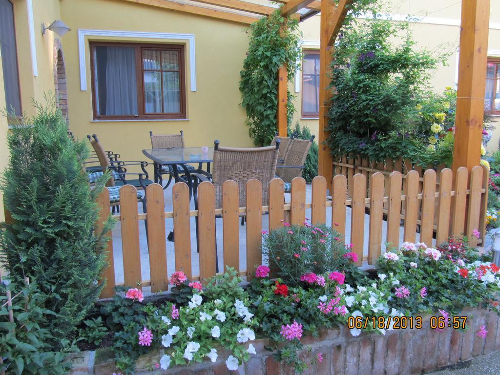 Haus Resi Daire Staatz Dış mekan fotoğraf