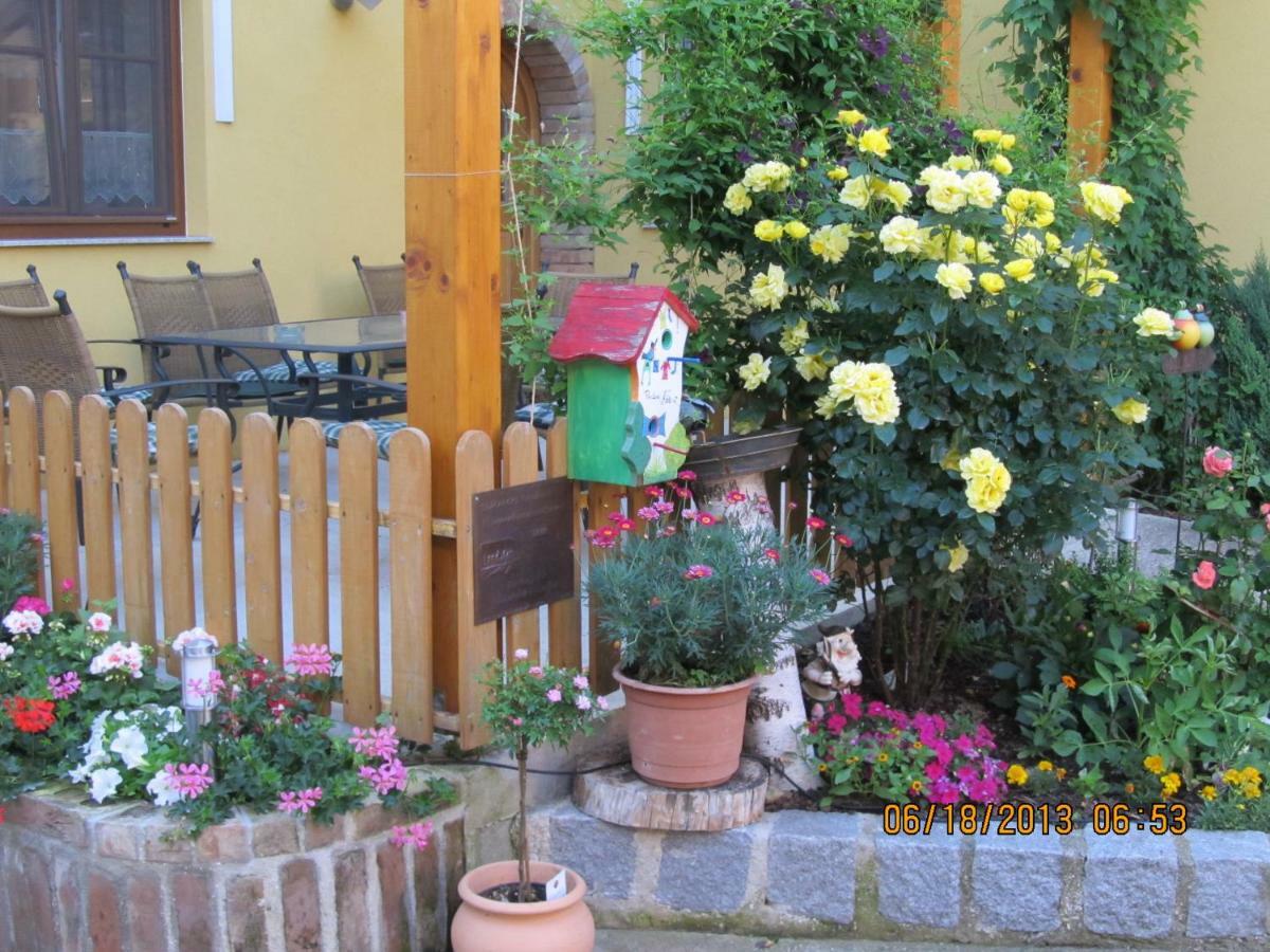 Haus Resi Daire Staatz Dış mekan fotoğraf