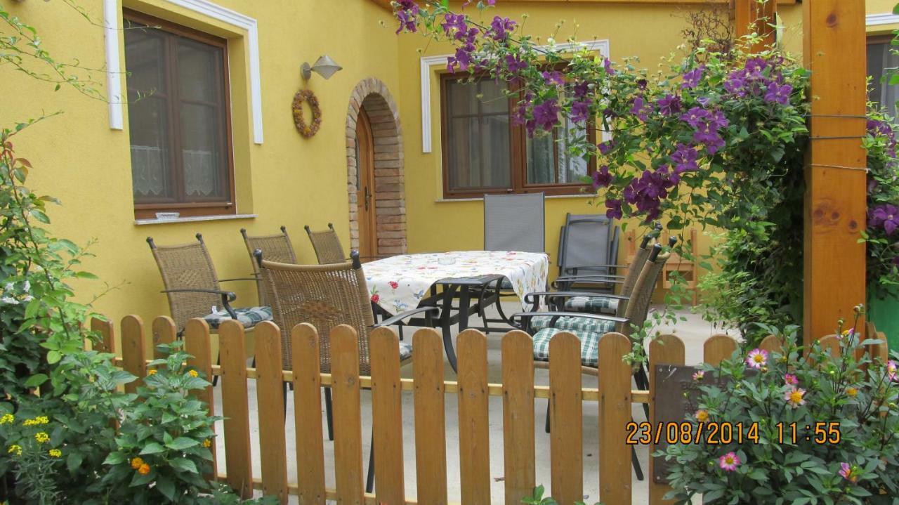 Haus Resi Daire Staatz Dış mekan fotoğraf